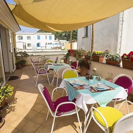 Celestina Ischia B&B 라코아메노